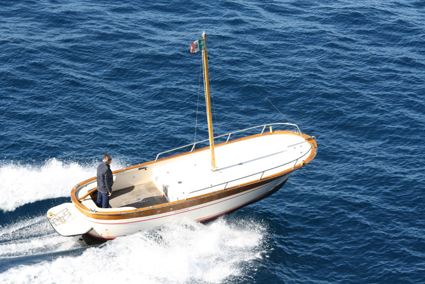Boat hire Acquamarina 6-metre